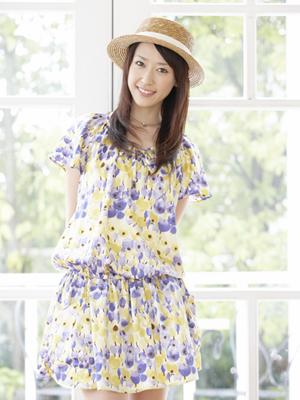 一年中着用できる万能な無地tシャツ