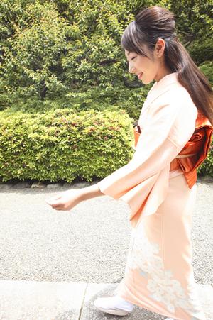 スニーカーで足元からオシャレ度アップ