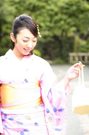 成人式の振袖は着付けが必要です